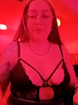 Snapshot of Dulcedeanis chatting on October 15, 2025, 1:48 am Dulcedeanis online show from October 15, 2025, 1:48 am