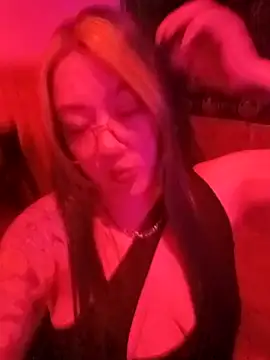 Snapshot of Dulcedeanis chatting on November 6, 2025, 3:21 am Dulcedeanis online show from November 6, 2025, 3:21 am