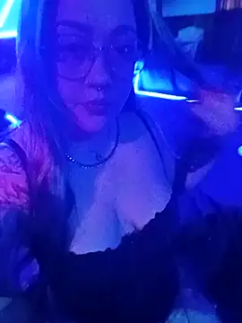 Snapshot of Dulcedeanis chatting on October 24, 2025, 4:33 am Dulcedeanis online show from October 24, 2025, 4:33 am