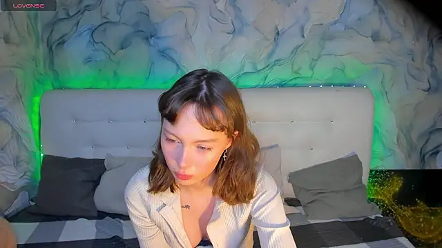 LolaMeddisson online show from March 7, 2026, 9:53 pm