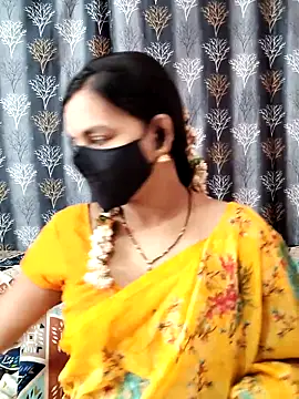 Snapshot of Lalitha-1995 chatting on April 28, 2026, 4:06 am Lalitha-1995 online show from April 28, 2026, 4:06 am