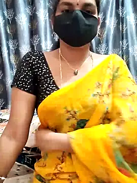 Snapshot of Lalitha-1995 chatting on February 18, 2026, 5:09 pm Lalitha-1995 online show from February 18, 2026, 5:09 pm