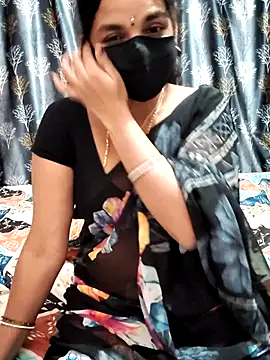 Snapshot of Lalitha-1995 chatting on February 20, 2026, 6:32 pm Lalitha-1995 online show from February 20, 2026, 6:32 pm