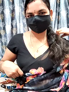 Snapshot of Lalitha-1995 chatting on February 9, 2026, 11:03 pm Lalitha-1995 online show from February 9, 2026, 11:03 pm