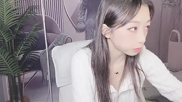 jiangjiang caicai online show from November 16, 2025, 6:18 am