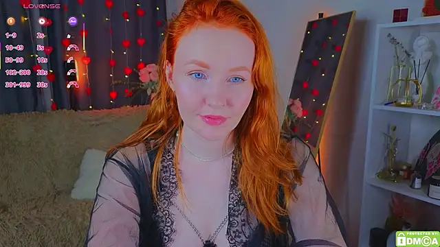 JoyceJones online show from February 18, 2026, 8:27 pm