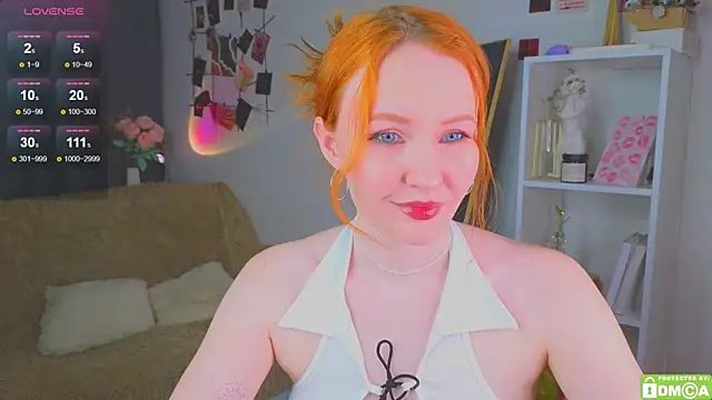 JoyceJones online show from October 16, 2025, 7:44 pm
