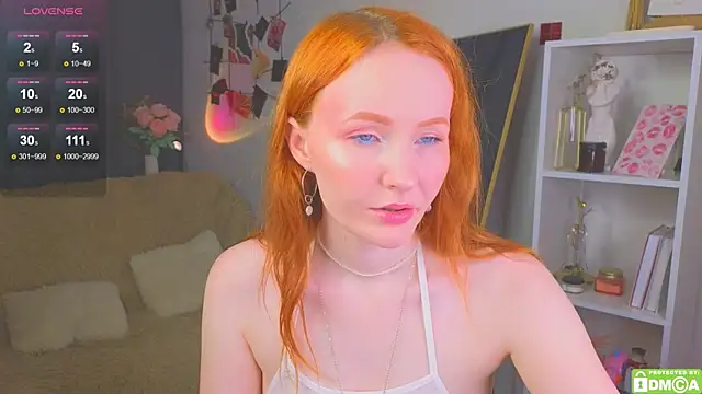 JoyceJones online show from October 10, 2025, 7:25 pm