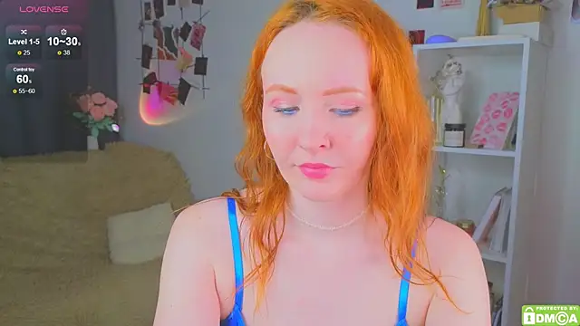 JoyceJones online show from October 15, 2025, 7:33 pm