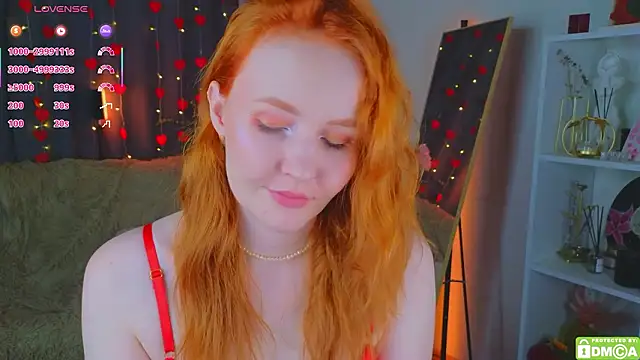 JoyceJones online show from February 19, 2026, 8:28 pm