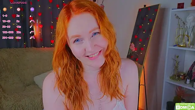 JoyceJones online show from February 17, 2026, 8:39 pm