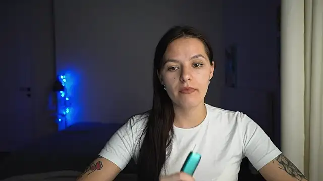 Snapshot of EwelynScott chatting on November 24, 2025, 3:12 pm EwelynScott online show from November 24, 2025, 3:12 pm