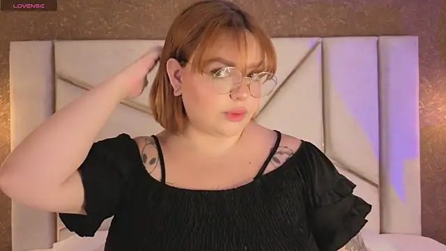 Miiss Bubble online show from September 22, 2025, 7:53 pm