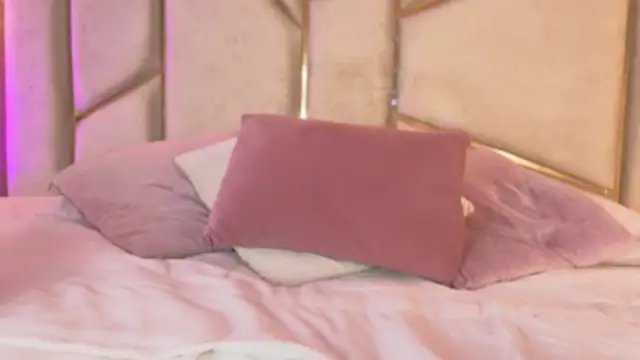 Miiss Bubble online show from November 13, 2025, 4:55 pm