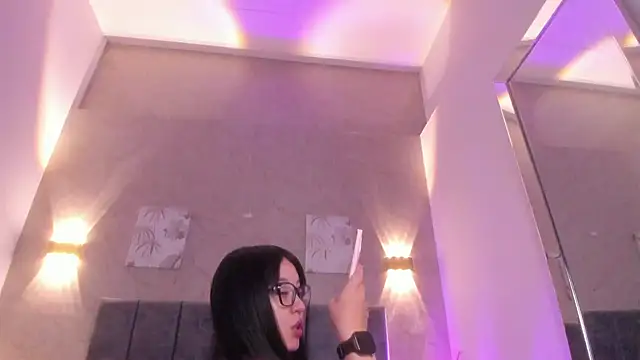 Snapshot of Lunaa_bellaa chatting on April 13, 2026, 7:51 pm Lunaa bellaa online show from April 13, 2026, 7:51 pm