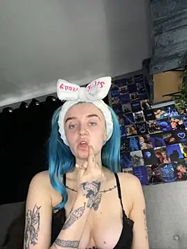 Bluetingx online show from November 7, 2025, 1:26 pm