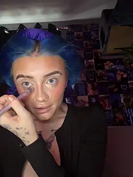 Bluetingx online show from September 17, 2025, 1:35 pm