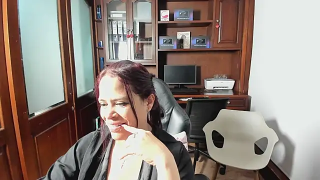 Snapshot of BrittanyBrooks_ chatting on October 8, 2025, 11:38 pm BrittanyBrooks online show from October 8, 2025, 11:38 pm