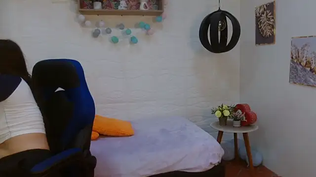 Snapshot of tulunaroja chatting on October 14, 2025, 8:53 pm tulunaroja online show from October 14, 2025, 8:53 pm