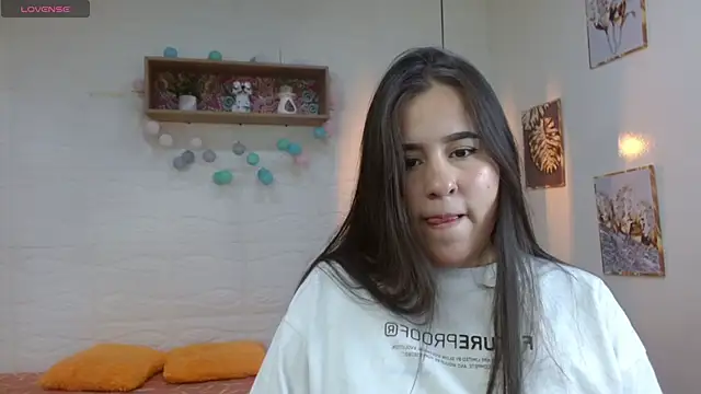 Snapshot of tulunaroja chatting on November 7, 2025, 7:29 pm tulunaroja online show from November 7, 2025, 7:29 pm