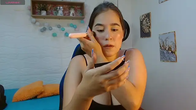 Snapshot of tulunaroja chatting on November 21, 2025, 8:08 pm tulunaroja online show from November 21, 2025, 8:08 pm