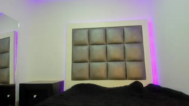 Mia lopez   online show from October 29, 2025, 12:37 pm