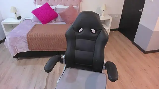 Snapshot of ebony_fantasy2 chatting on April 13, 2026, 11:36 am ebony fantasy2 online show from April 13, 2026, 11:36 am