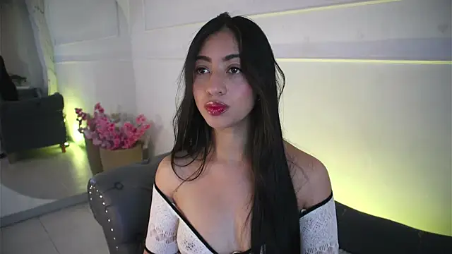 charlotterusso online show from July 10, 2026, 12:49 pm