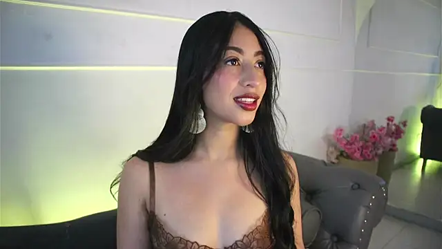 charlotterusso online show from July 3, 2026, 12:33 pm