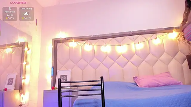 Scarletbigbug online show from March 6, 2026, 12:33 pm