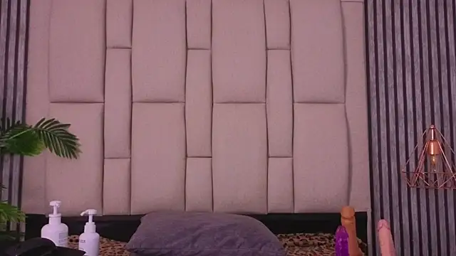 Snapshot of bryonycutee chatting on April 18, 2026, 12:18 pm bryonycutee online show from April 18, 2026, 12:18 pm