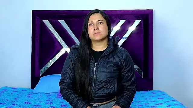 cuteeimy online show from October 31, 2025, 12:24 pm