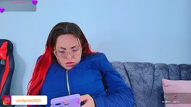 Snapshot of carolinhe_ chatting on October 15, 2025, 8:06 pm carolinhe online show from October 15, 2025, 8:06 pm