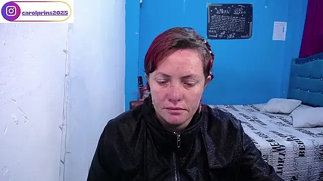 carolinhe  online show from March 27, 2026, 12:17 pm