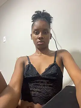 Ketpimentinha09 online show from April 3, 2026, 3:13 am