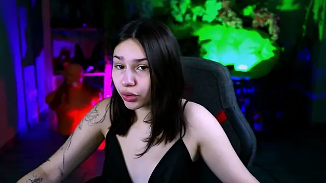 KimClarks  online show from October 28, 2025, 12:48 pm