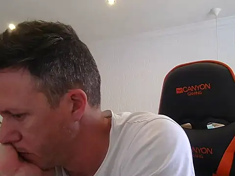 TroyDieselXXX online show from November 30, 2025, 7:31 am