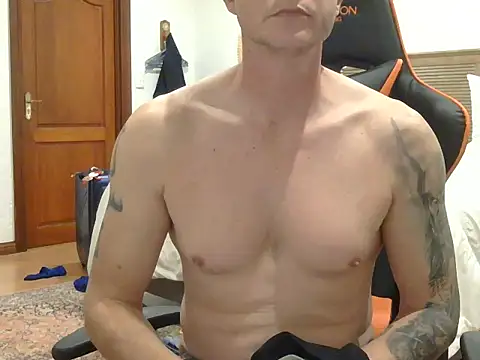 TroyDieselXXX online show from May 6, 2026, 7:07 pm