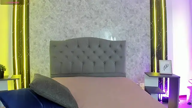 Snapshot of GiannaSlimJB chatting on March 31, 2026, 7:38 pm GiannaSlimJB online show from March 31, 2026, 7:38 pm