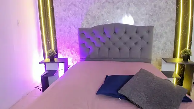 Snapshot of GiannaSlimJB chatting on February 26, 2026, 7:36 pm GiannaSlimJB online show from February 26, 2026, 7:36 pm