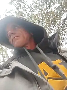 Snapshot of helldonk chatting on November 30, 2025, 5:25 pm helldonk online show from November 30, 2025, 5:25 pm