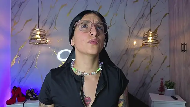 Scaarlettfox online show from April 2, 2026, 4:57 pm