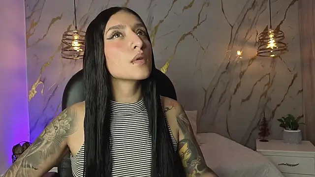 Scaarlettfox online show from February 4, 2026, 6:03 pm