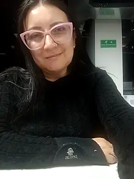 Snapshot of Romina693 chatting on September 14, 2025, 5:30 am Romina693 online show from September 14, 2025, 5:30 am