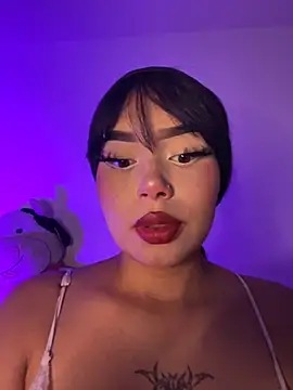 lucialauper  online show from October 18, 2025, 2:24 am