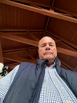 cyclone1212 online show from November 6, 2025, 11:47 am