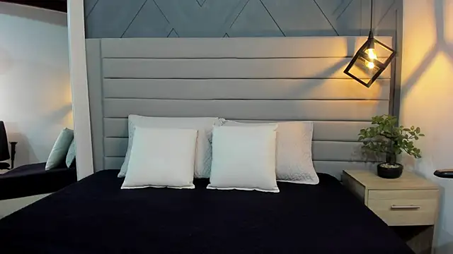 Snapshot of Thania_hott chatting on September 29, 2025, 11:38 am Thania hott online show from September 29, 2025, 11:38 am