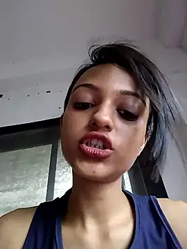 Your-Kitkat online show from October 22, 2025, 5:40 am