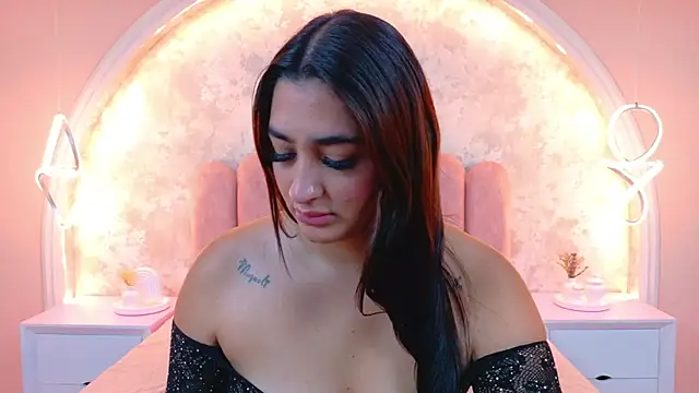 JasmineRhodes online show from October 27, 2025, 12:50 pm