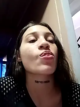 Arii collins1 online show from October 8, 2025, 7:03 pm